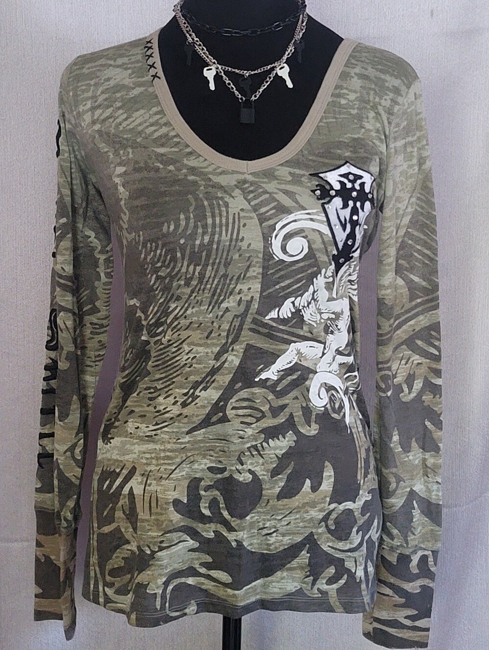 Long Sleeve Graphic Scoop Neck Top - Olive Green